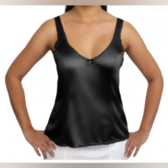 Vassarette Women's Tailored Anti-Static Camisole - Picture 1 of 5